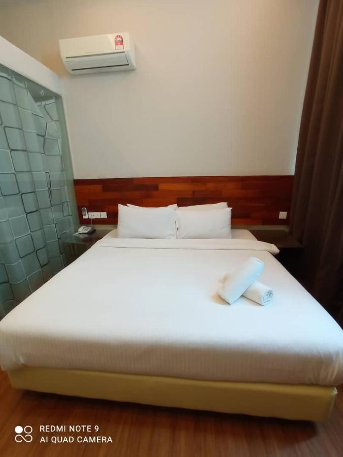 The Riverbank Hotel Kuantan Eksteriør bilde