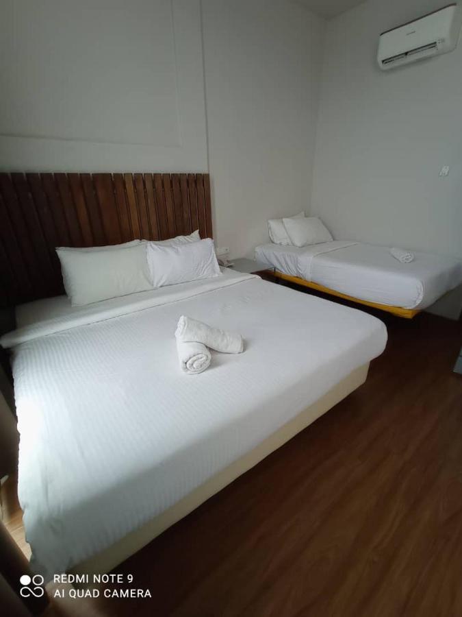 The Riverbank Hotel Kuantan Eksteriør bilde